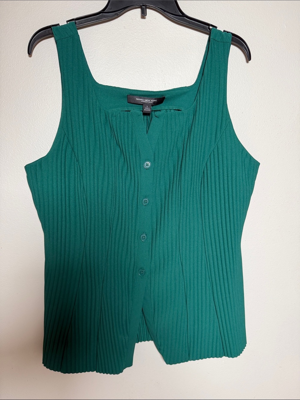 Marc New York Ribbed Button-Front Tank in Emerald